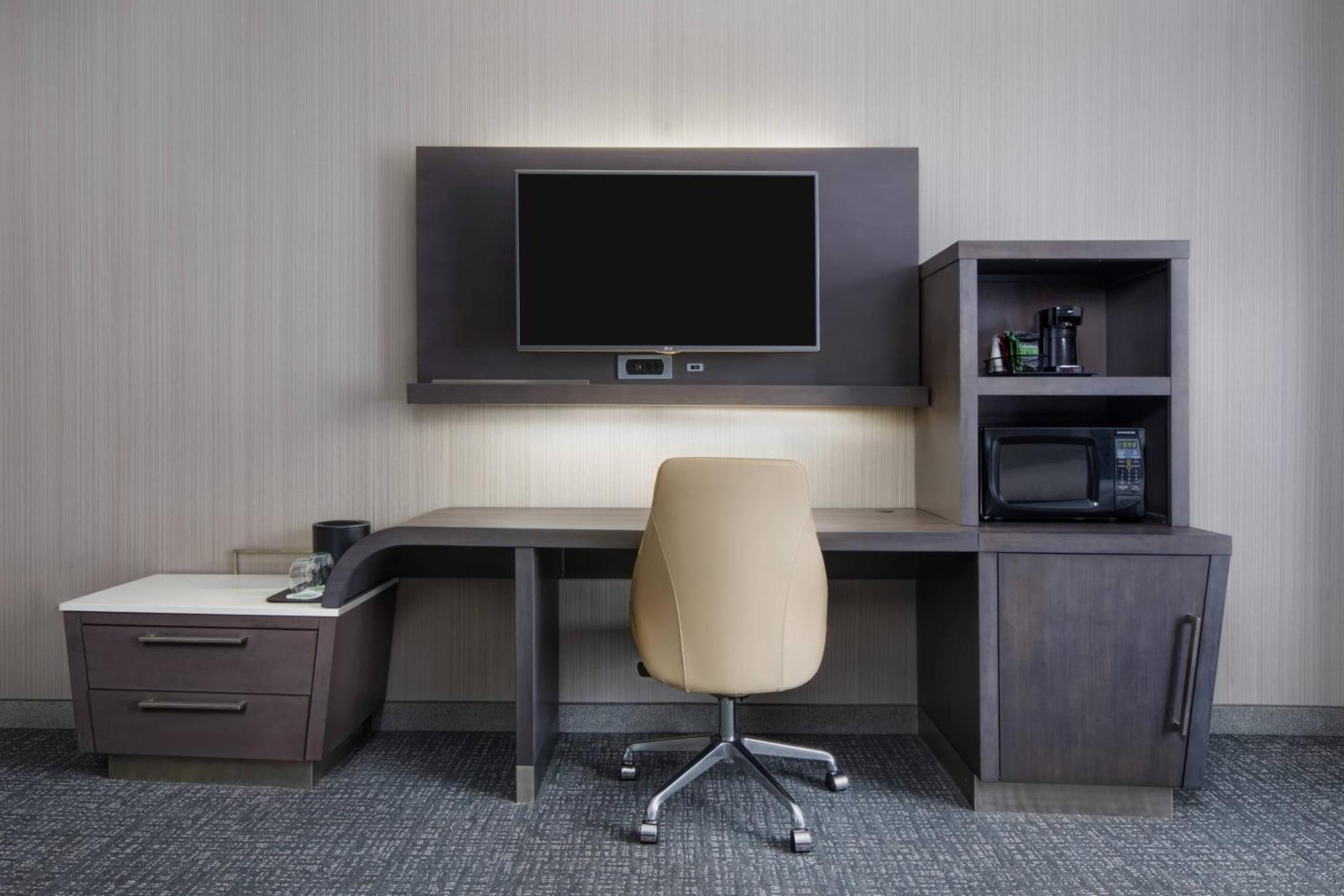 מלון Courtyard By Marriott Richmond Downtown מראה חיצוני תמונה