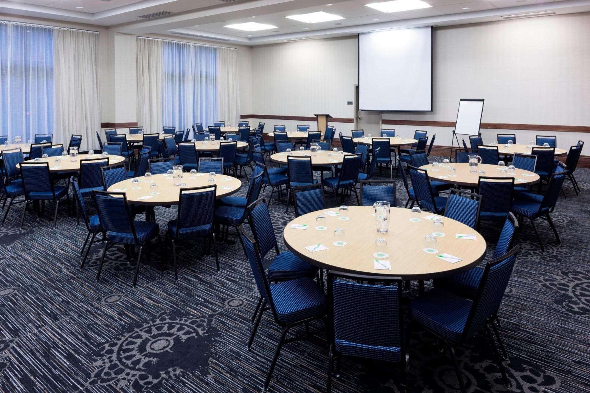 מלון Courtyard By Marriott Richmond Downtown מראה חיצוני תמונה