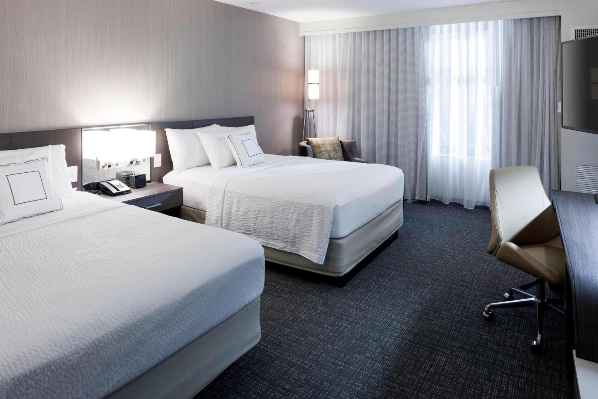מלון Courtyard By Marriott Richmond Downtown מראה חיצוני תמונה