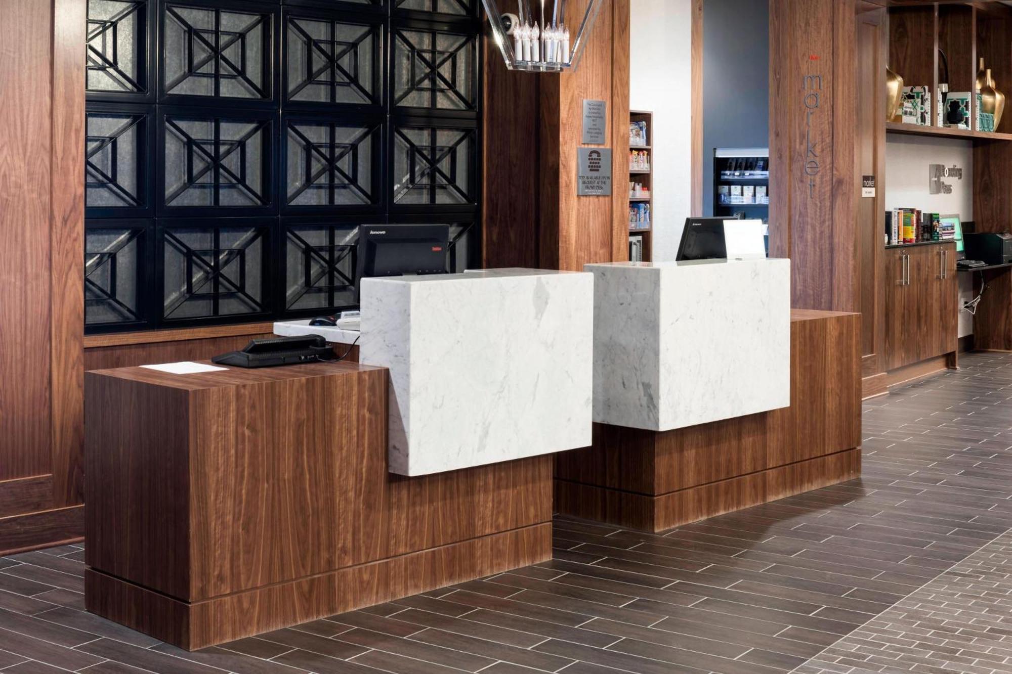 מלון Courtyard By Marriott Richmond Downtown מראה חיצוני תמונה
